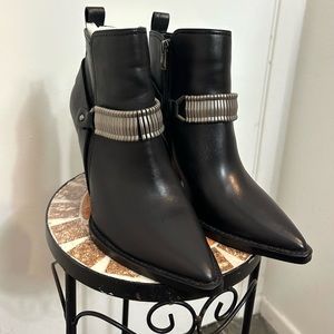 NWOT DKNY Tizz Booties Ankle Boots